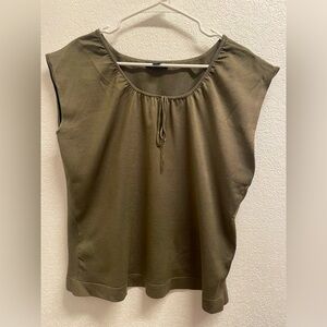 NWOT  Banana Republic Olive Green  Top- XL